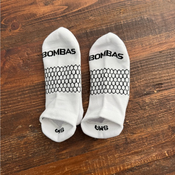 Bombas Solid White Women’s Ankle Socks Set of 5 - Sz S - Picture 3 of 6